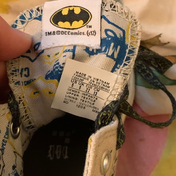 Hard to find Batman DC Comics Converse - Picture 6 of 6